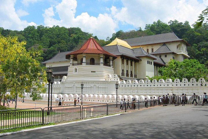 Temple of the Sacred Tooth of Budhha